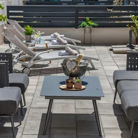 Luxury Smile-sea View Apartment *