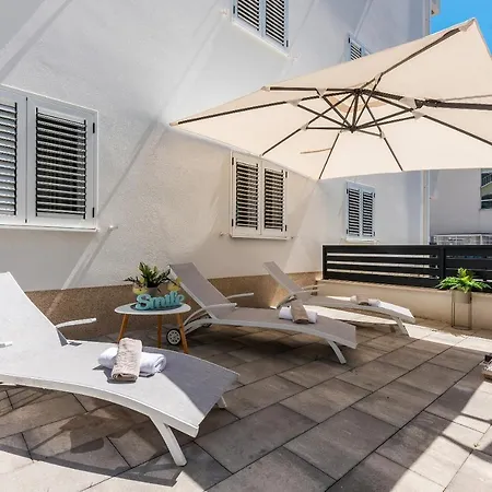 Luxury Smile-sea View Apartment *